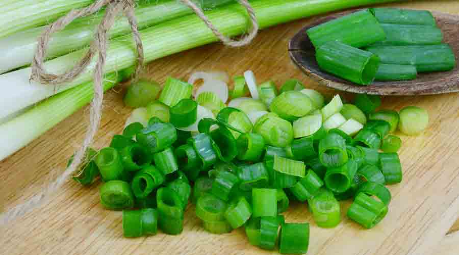 How To Chop Green Onions
